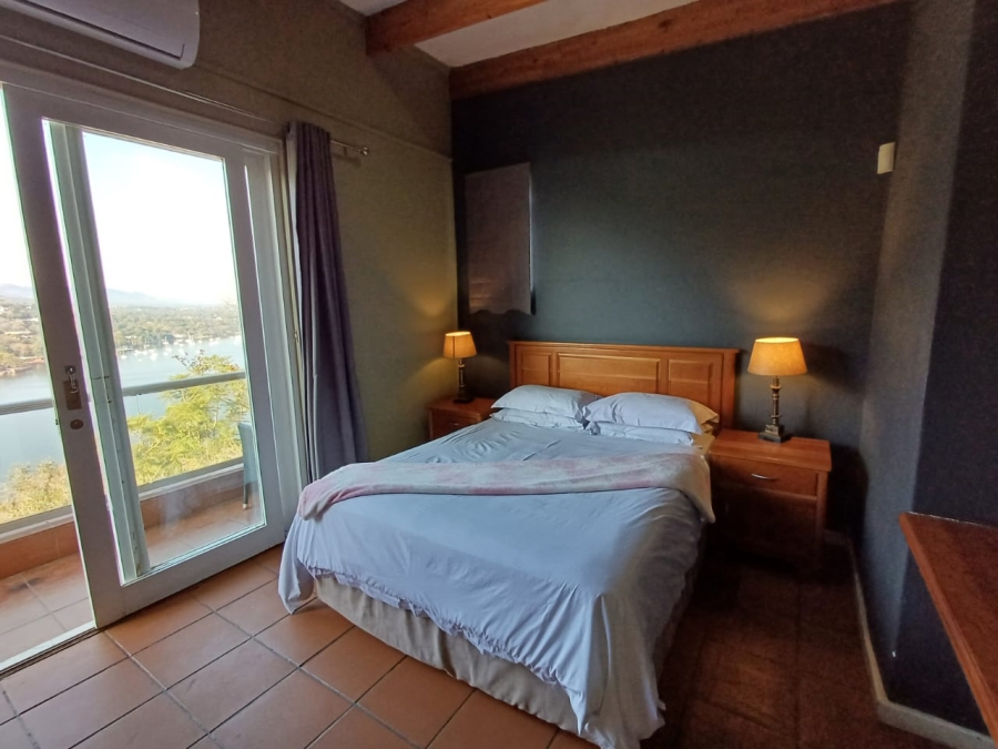 6 Bedroom Property for Sale in Kosmos North West